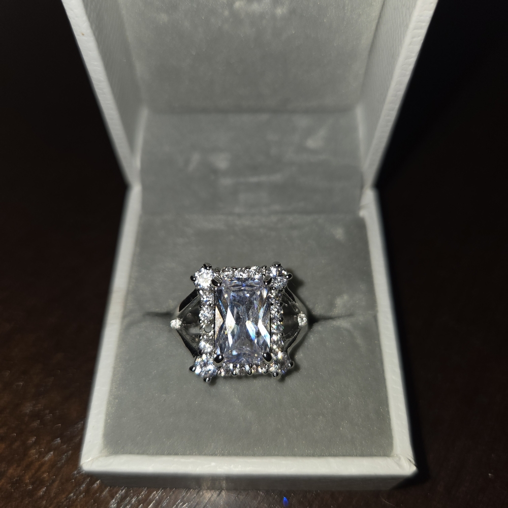Elegant Silver Women's Ring
